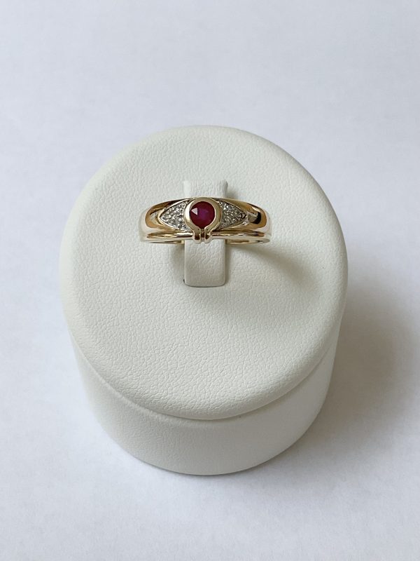 9ct Gold Diamond & Ruby Ring