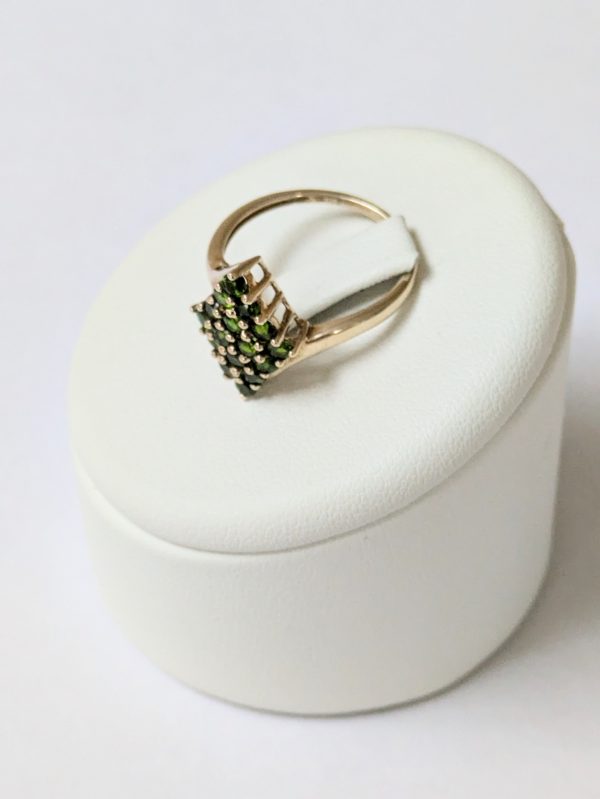 9ct Gold Green Garnet Dress Ring - Image 3