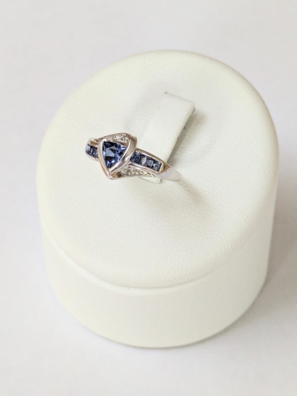 10k White Gold Tanzanite Ring