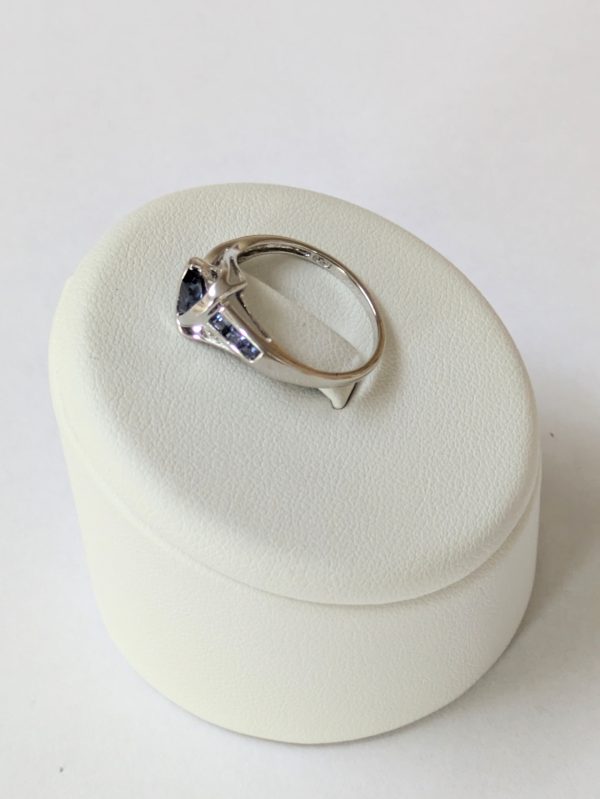 10k White Gold Tanzanite Ring - Image 3