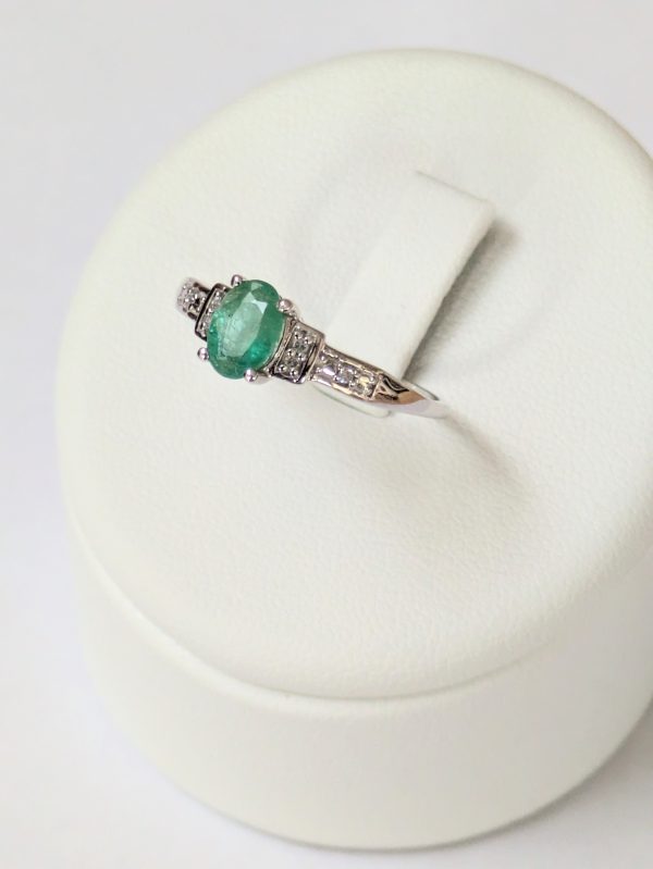 9ct White Gold Diamond & Emerald Ring