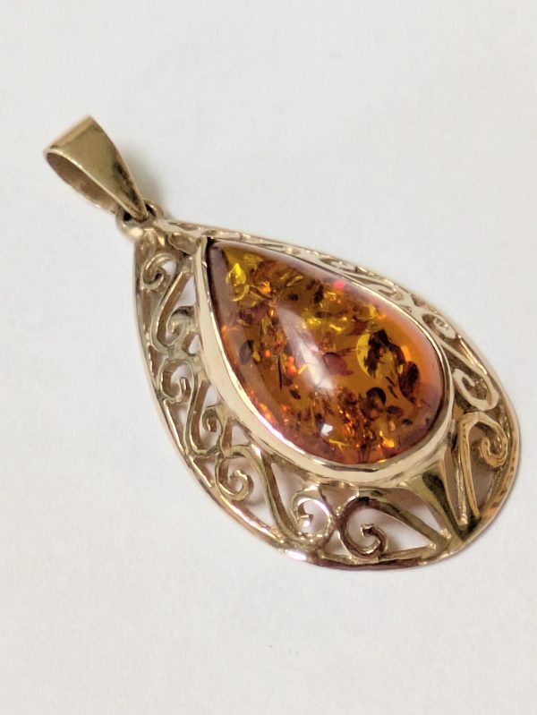 9ct Gold Amber Pendant