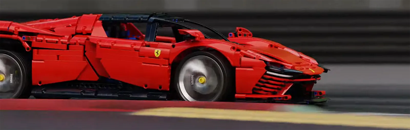 LEGO Ferrari Daytona SP3 (42143) - Giochi di Fabry LEGO Ferrari Daytona SP3 (42143)