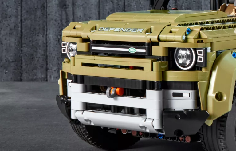 LEGO Land Rover Defender (42110)