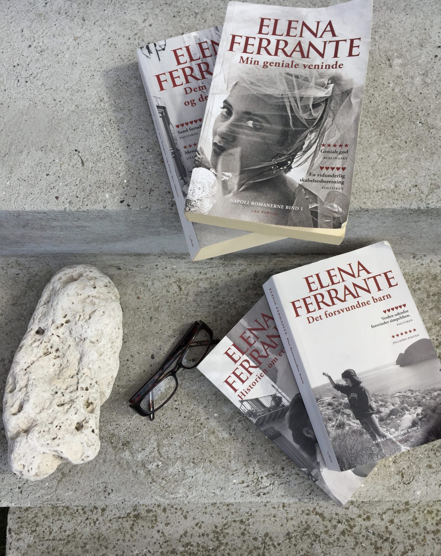 Læs Napoli-romanerne inden du ser filmatiseringen eller teaterstykket