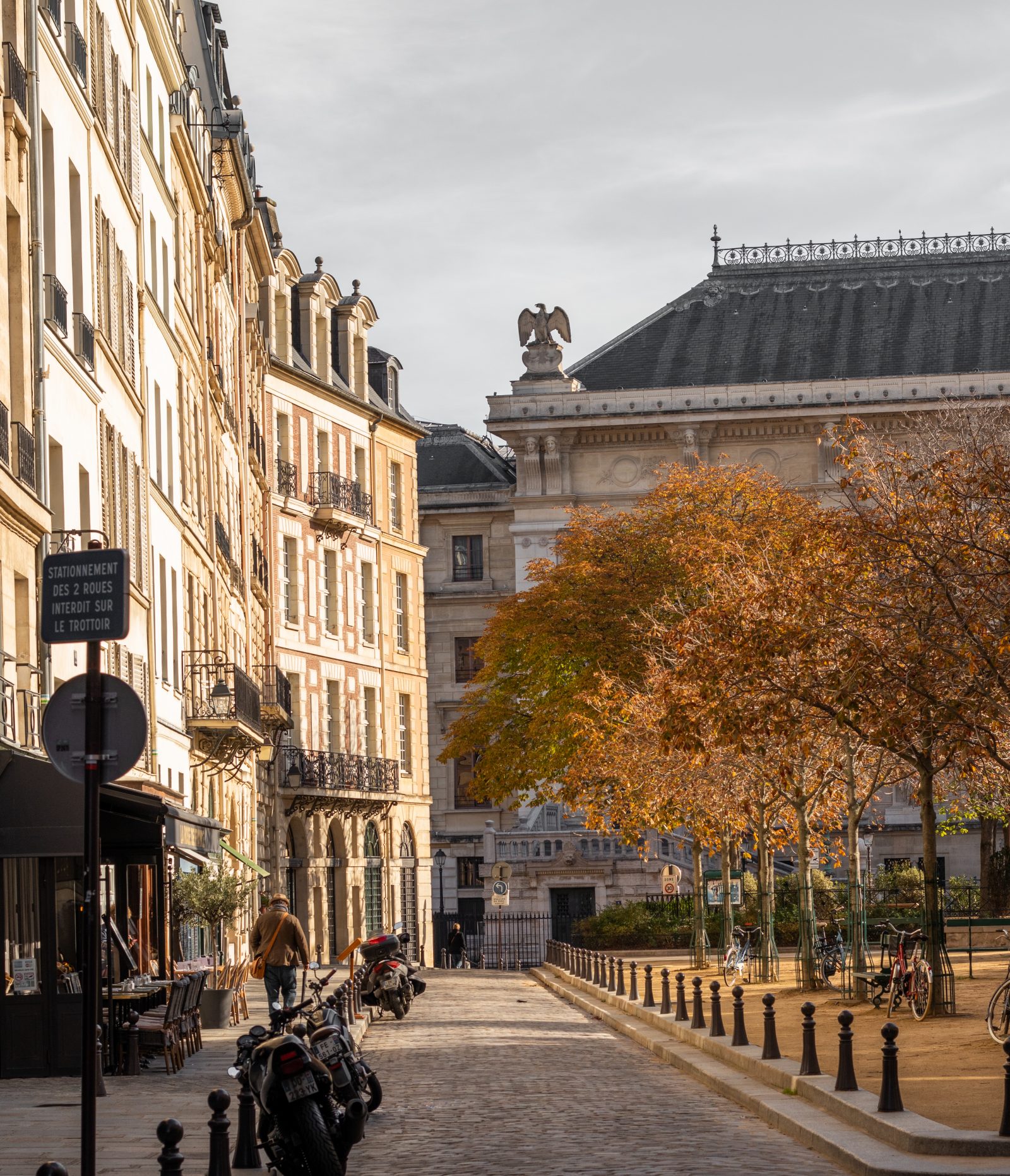 Efterår på Place Dauphine