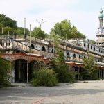 vista di consonno e del minareto