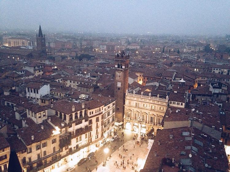 Piazza delle Erbe, Verona