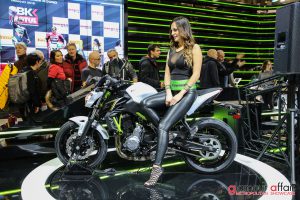 Eicma 2016, Milano Rho Fiera; Stand Kawasaki; Eicma girl