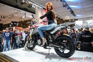 Eicma 2016, Milano Rho Fiera; Stand BMW; Eicma girl