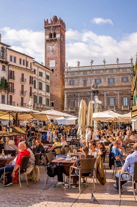 Verona, bar in piazza delle Erbe