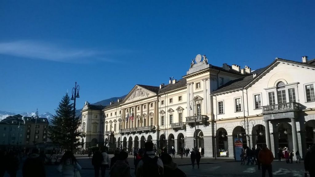 Aosta, piazza Chanoux