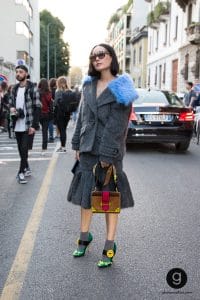 street style e outfit fuori dalla sfilata di Prada