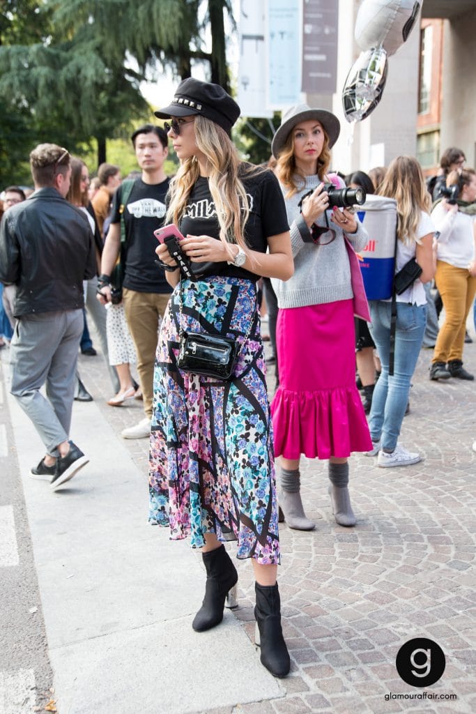 Street style e outfit fuori dalla sfilata di Versace
