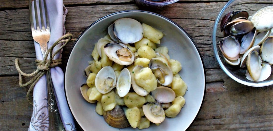 Gnocchi di patate ceci e vongole