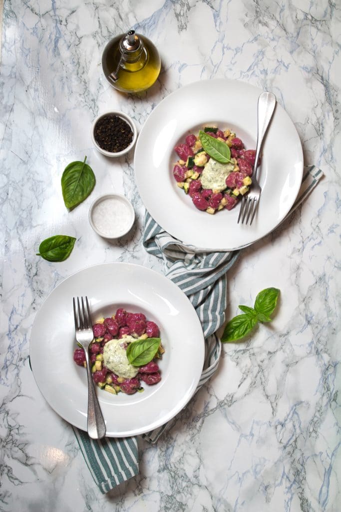 GNOCCHI ALLA BARBABIETOLA CON CREMA DI RICOTTA E BASILICO, ricette, tacchi e pentole, luisa ambrosini