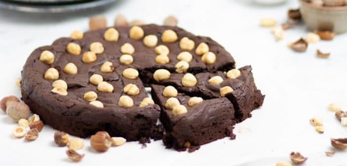 TORTA AL CIOCCOLATO E NOCCIOLE SENZA LIEVITO