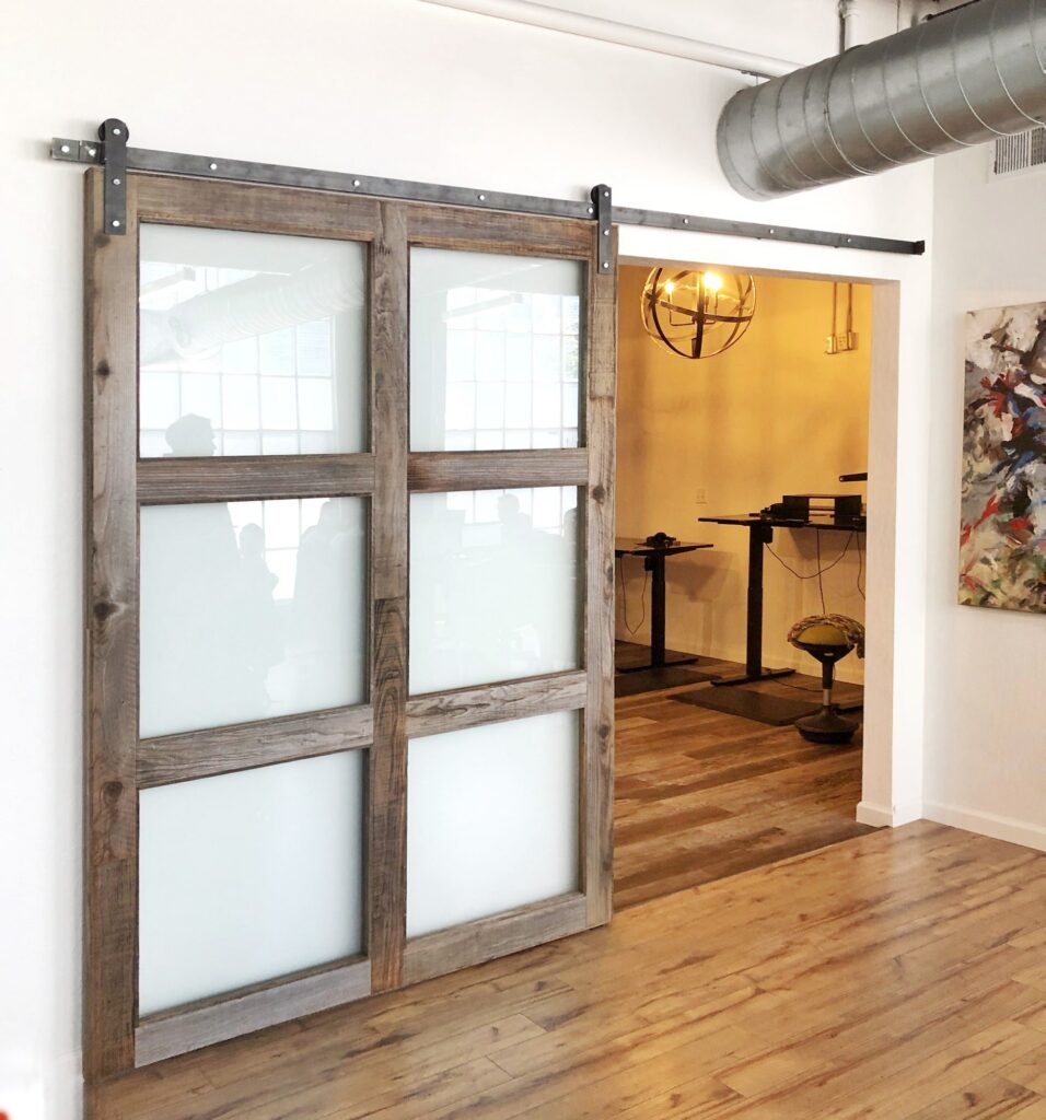glazen deur houten frame