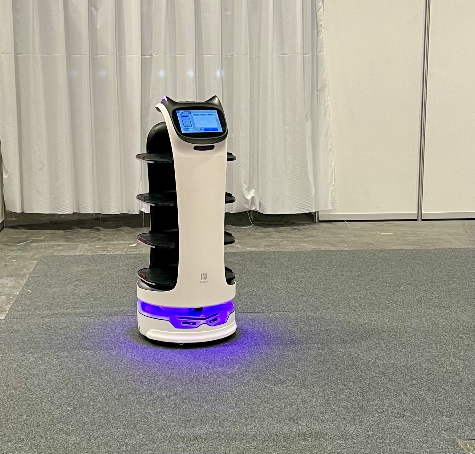 robot entrega pudu en globalcobots