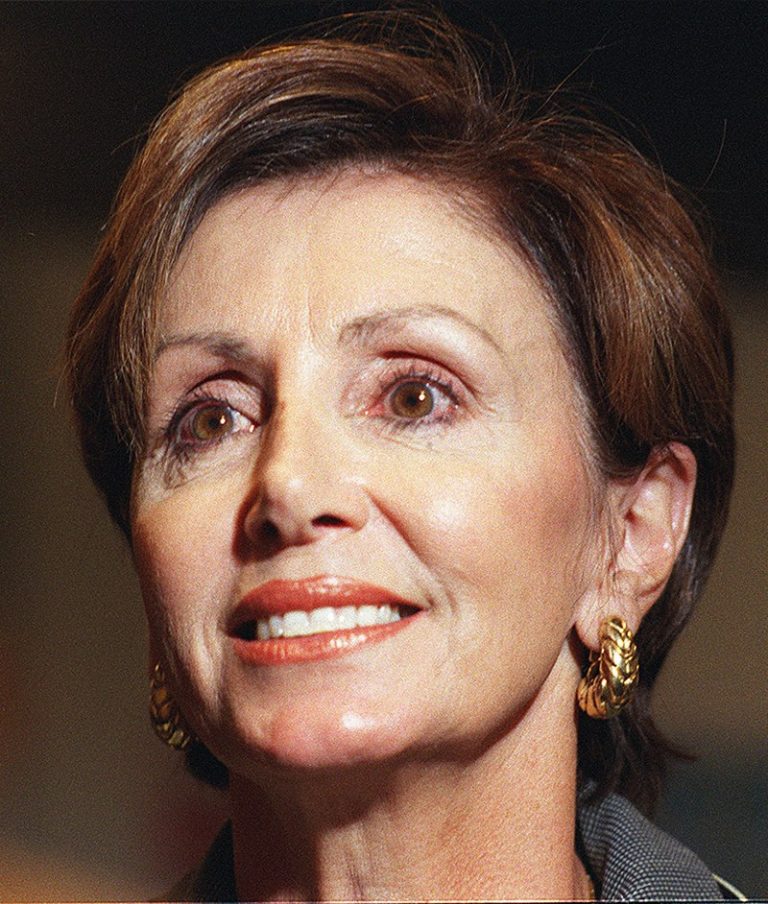 Sverige bör utse Nancy Pelosi till president i USA!