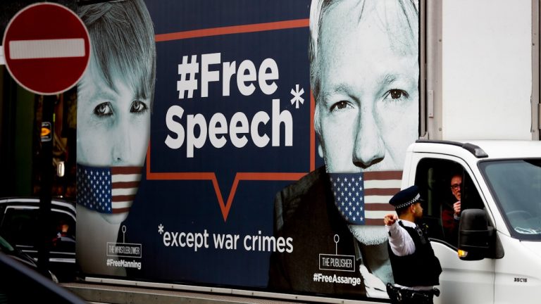 Assange får 17 nya anklagelser från domstol i USA, Stöd visselblåsare, demokrati och yttrandefrihet.