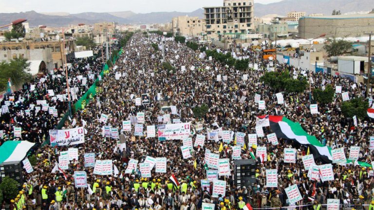 Väldiga protester i Jemen och arabvärlden mot USA-avtal om Israel-Palestina