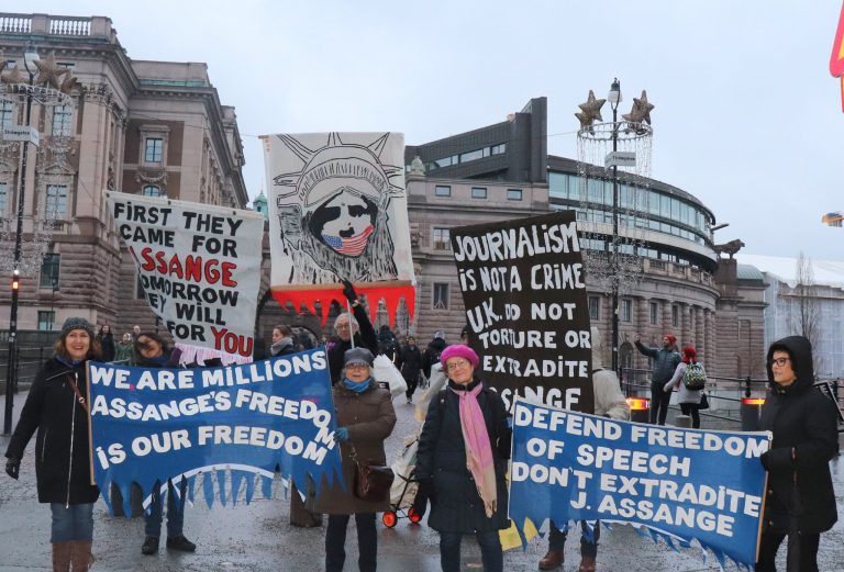 Ny fin manifestation i Stockholm för stöd till Julian Assange och yttrandefrihet!