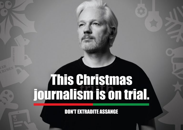 Skicka julkort till Julian Assange!