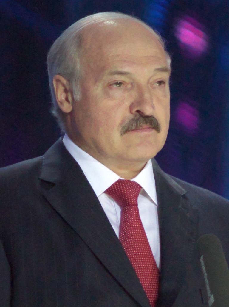 Lukashenko avgår som president sedan en ny konstitution antagits!