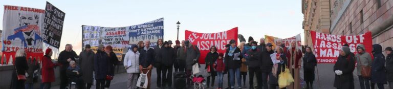 Tal av Charlotte Krook, poet och konstnär: Från manifestationen för Julian Assange och yttrandefrihet i Stockholm 14 november