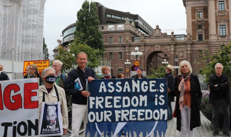 Amnesty International uppmanar Biden att släppa ”politiskt motiverade” anklagelser mot Julian Assange inför förhör 