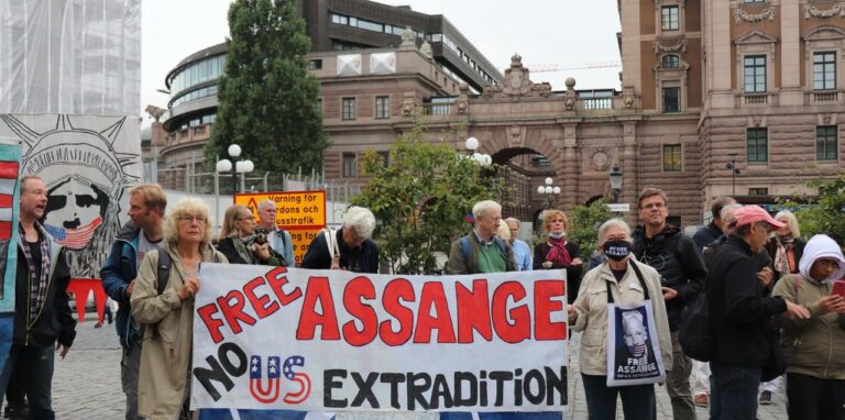 Sigyn Meders och andras tal från mötet om ”Frige Julian Assange-försvara yttrandefriheten”