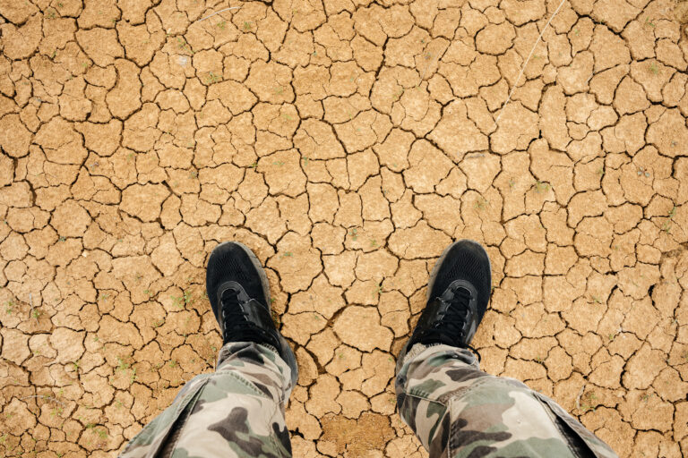 Varför döljs militärens stora klimatpåverkan?