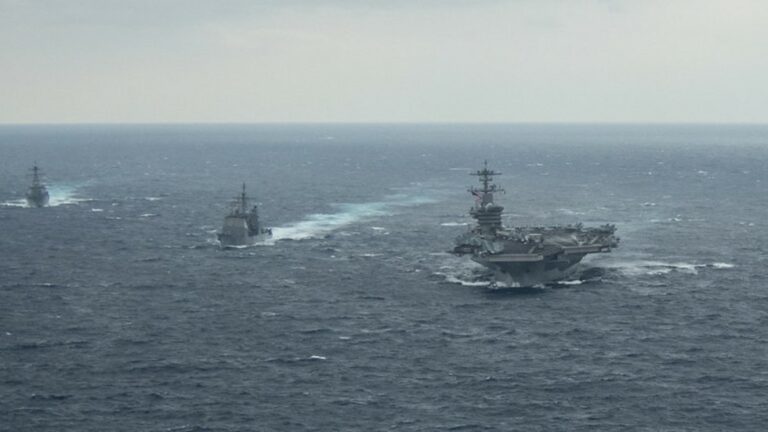 USA:s flotta agerar i Sydkinesiska sjön medan Atlantic Council tar fram rapport för kallare krig mot Kina