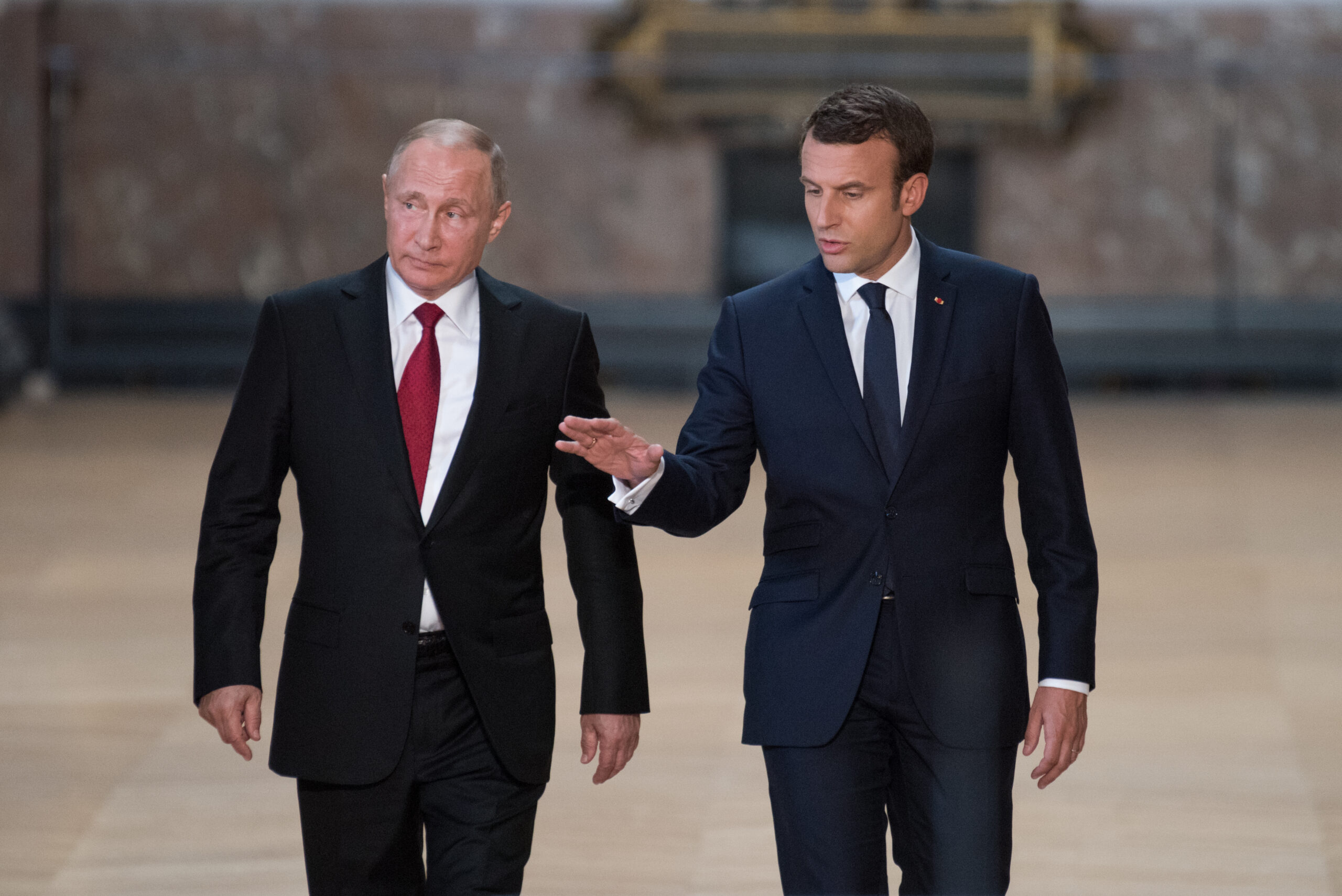 Bättre analys av mötet mellan Macron, Merkel och Putin!?