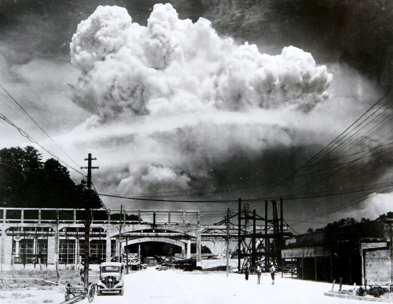 Ett nytt Hiroshima är på väg om vi inte stoppar det nu – Många nya uppgifter och feta lögner