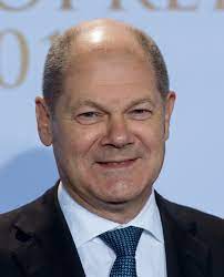 Impopuläre förbundskansler Olaf Scholz’ allierade vill att Tyskland ska sluta beväpna Ukraina