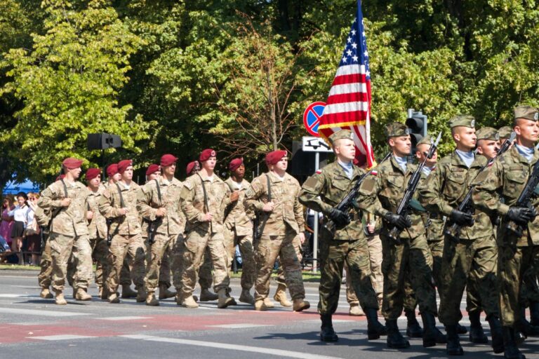 På USA:s nationaldag den 4 juli protesterar vi mot USA:s krigsförbrytelser och folkrättsbrott.