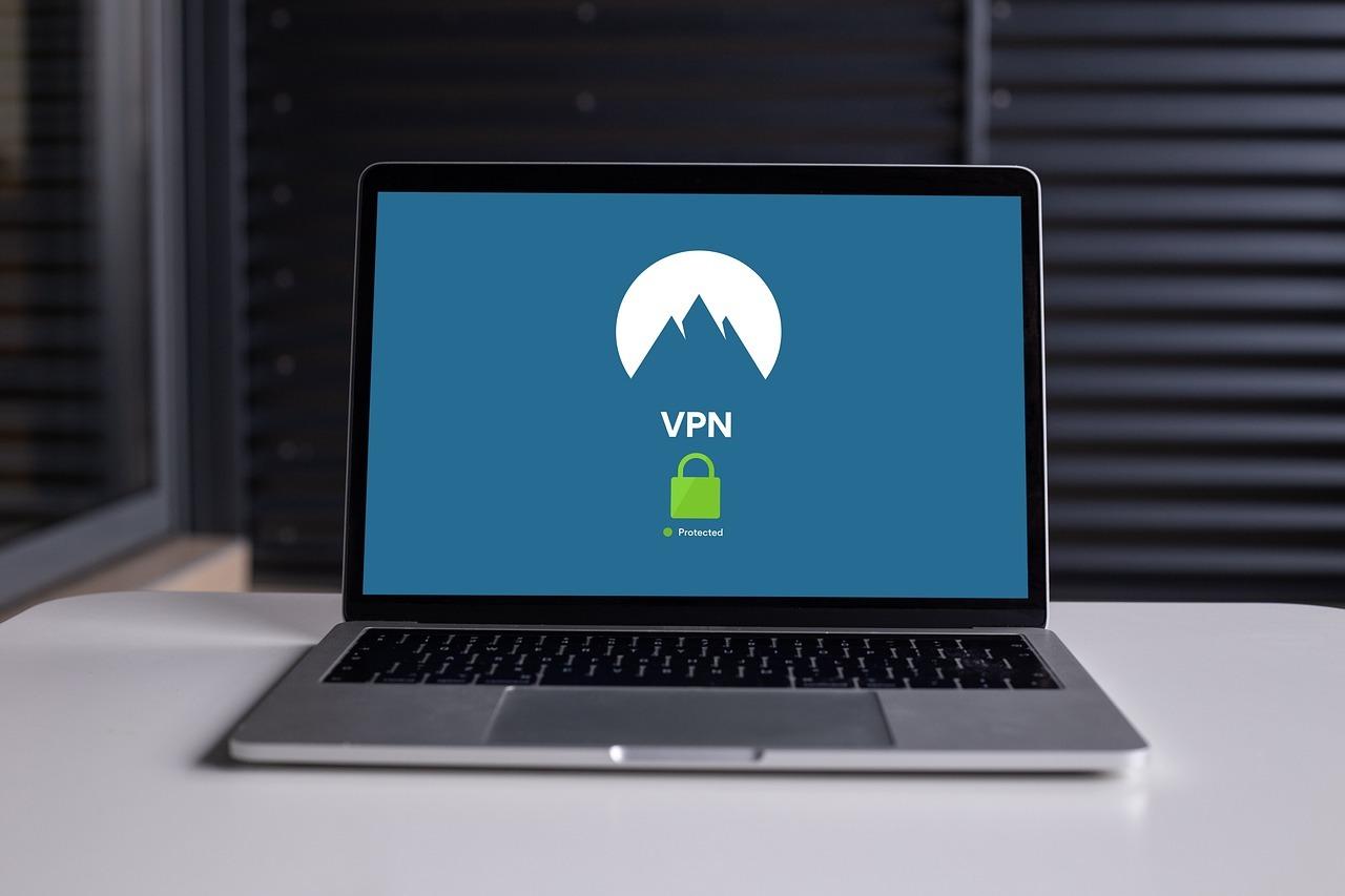 what is vpn and why should everyone use it while traveling