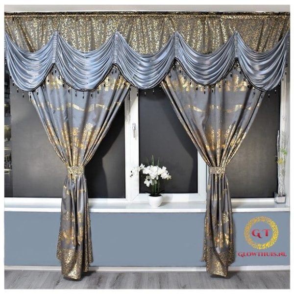 Gordijn in donkergrijze kleur met gouden ontwerp decoratie