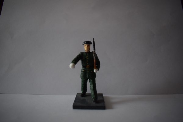 Figura Guardia Civil Desfilando 2