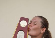 Tirsdagsanekdoten med ny flot collegesejr i USA, Tiger Woods frikendt, Colin Montgomerie om langsomt spil og Jena Sims gravid