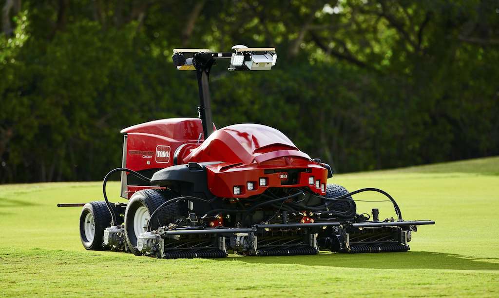 Toro visar upp självkörande maskiner för golfbaneskötsel – Golfbranschen