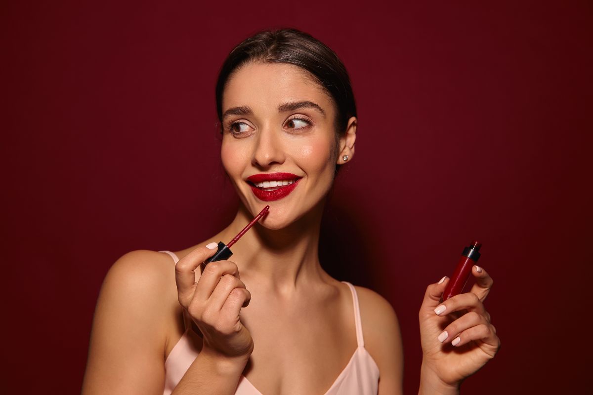 Matte vs Glossy Lipstick – What's the Difference? – Gollance Moda