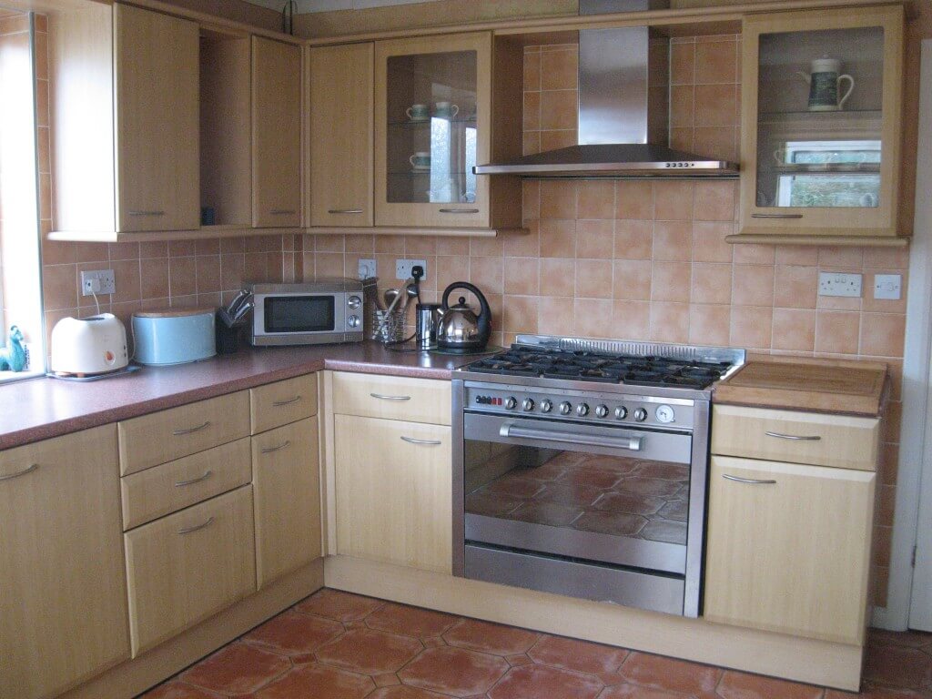 Gower Edge self catering - view of kitchen