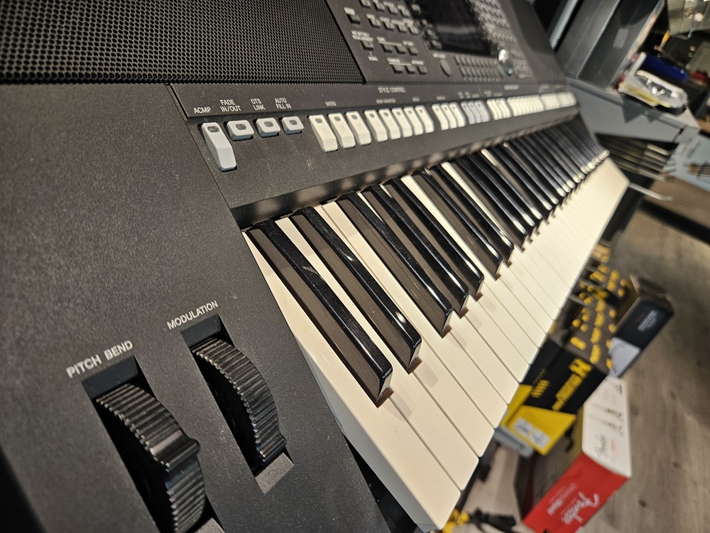 Yamaha PSR-S950 Digital Keyboard (BRUKT) - GP Musikk