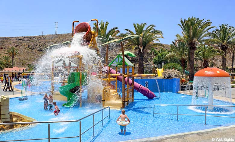 Aqualand barn