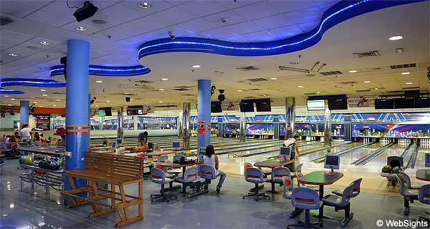 Holiday World bowling