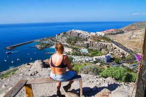 Utsikt frÃ¥n korset mot Playa Anfi Del Mar Beach