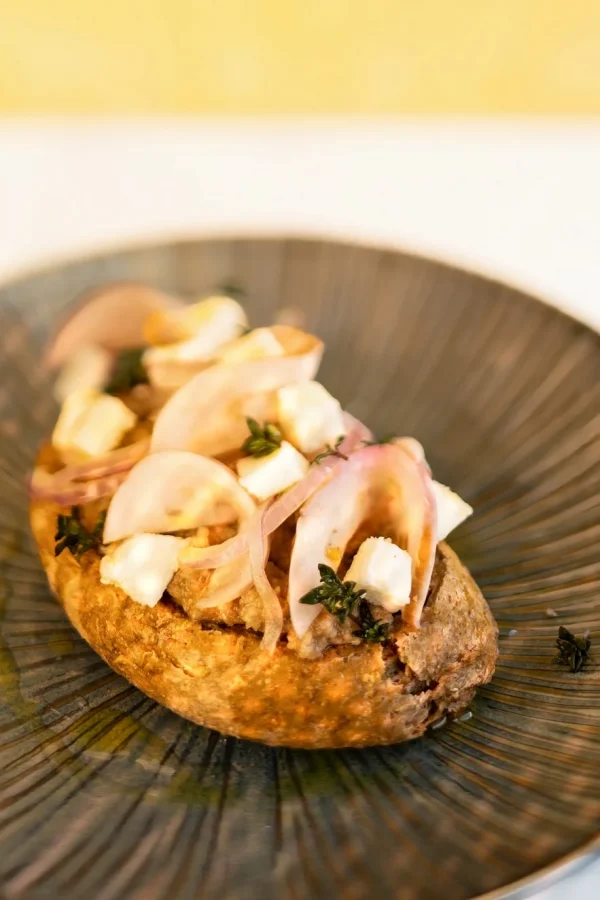 Fusion Kitchen - Greece meets Italy | Bruschetta with Walnut Skordalia